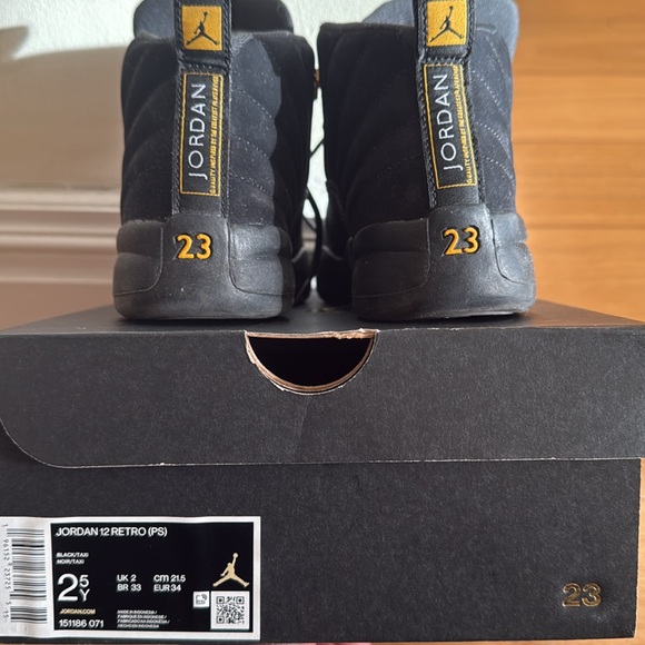 Black suede kids Jordan 12 retro sneakers sz 2.5 - Picture 4 of 4